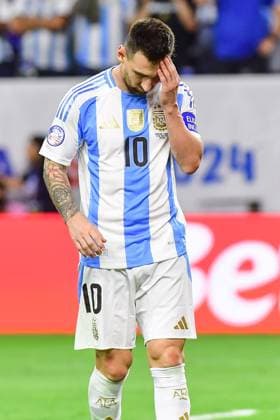 Fußball, Copa America, Argentinien - Ecuador RECORD DATE NOT STATED Copa America USA 2024 Argentina vs Ecuador Quarterfinals Lionel Messi of Argentina misses his penalty during the CONMEBOL Copa America 2024 Quarterfinals match between Argentina and Ecuador, at NRG Stadium, on July 04, 2024 in Houston, Texas, Florida, United States. HOUSTON TEXAS UNITED STATES  Copyright: xIsaacxOrtizx 20240704221207_CA_QF_2024_ARG_ECU_MESSI311