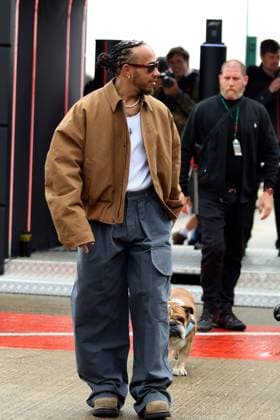 05 07 2024, xrarjax, Motorsport FIA Formula 1, British Grand Prix 2024 emspor, v l Lewis Hamilton Mercedes AMG Petronas starting number 44 with his dog Roscoe Silverstone