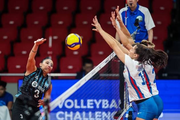 (240705) -- MANILA, July 5, 2024 -- Paula Yamila Nizetich (L) of Argentina spikes the ball during the match between the Czech Republic and Argentina at the FIVB Women s Volleyball Challenger Cup 2024 in Manila, the Philippines, July 5, 2024. ) (SP)PHILIPPINES-MANILA-VOLLEYBALL-FIVB WOMEN S CHALLENGER CUP 2024-CZECH REPUBLIC VS ARGENTINA ROUELLExUMALI 