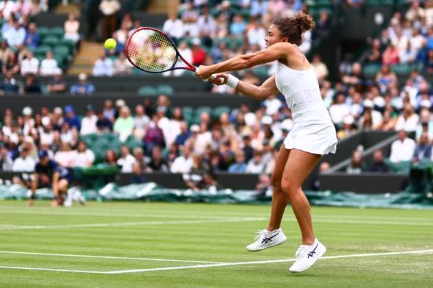 Jasmine Paolini of Italy Wimbledon Tennis Championships, Day 5, The All England Lawn Tennis and Croquet Club, London, UK - 05 Jul 2024  Copyright: xJamesxMarsh Shutterstockx 14571051p