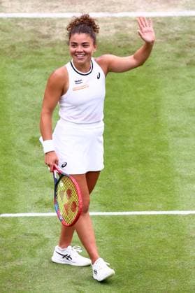 Jasmine Paolini of Italy celebrates winning the match Wimbledon Tennis Championships, Day 5, The All England Lawn Tennis and Croquet Club, London, UK - 05 Jul 2024  Copyright: xJamesxMarsh Shutterstockx 14571051aq