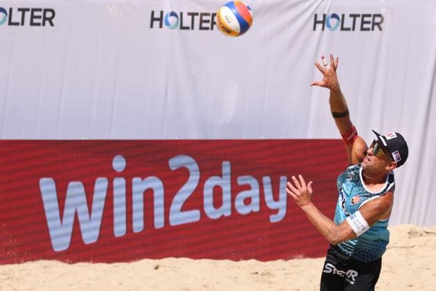 Beach volleyball, Beachvolleyball - Pro Beach Battle Masters SEEWALCHEN,AUSTRIA,05.JUL.24 - BEACH VOLLEYBALL - Beach Volleyball Tour PRO, Pro Beach Battle Masters Litzlberg. Image shows Julian Hoerl (AUT).  GEPAxpictures xMathiasxMandl