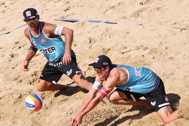 Beach volleyball, Beachvolleyball - Pro Beach Battle Masters SEEWALCHEN,AUSTRIA,05.JUL.24 - BEACH VOLLEYBALL - Beach Volleyball Tour PRO, Pro Beach Battle Masters Litzlberg. Image shows Julian Hoerl and Alexander Horst (AUT).  GEPAxpictures xMathiasxMandl