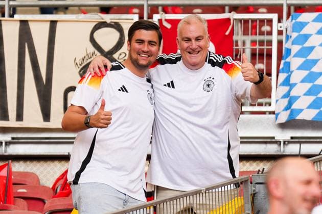 The equipment manager of the womens national team Steve Smith is looking forward to the match Stuttgart 05 07 2024 Germany vs Spain, EURO2024, quarter-finals, M45, EM Arena Stuttgart with his son Jeremy