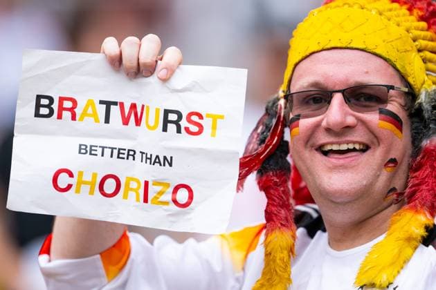 240705 Fans of Germany ahead of the UEFA Euro 2024 Football Championship quarterfinal between Spain and Germany on July 5, 2024 in Stuttgart Photo Mathias Bergeld BILDBYRAN code MB MB0942 fotboll football soccer fotballs em europamästskap em uefa euro uefa european football championship euro 2024 kvartsfinal quarterfinal quarterfinals spanien spain deutschland germany bbeng audience  Copyright: MATHIASxBERGELD BB240705MB010
