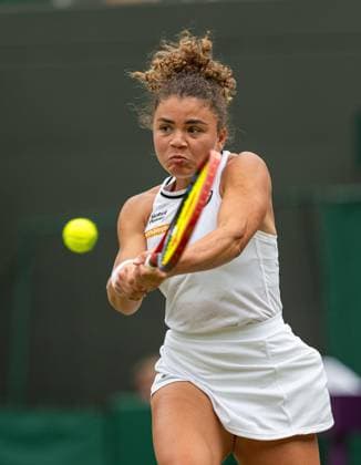 Tennis - Wimbledon Championship 2024 - Day 5 LONDON, ENGLAND - Monday, July 1, 2024: Jasmine Paolini (ITA) during the Ladies Singles 3rd Round match on Day Five of The Championships Wimbledon 2024 at the All England Lawn Tennis and Croquet Club. (Photo by Kirsten Holst Propaganda) LONDON All England Lawn Tennis and Croq GREATER LONDON ENGLAND  Copyright: xKirstenxHolstx 2024-07-05-004-Wimbledon_Day_5