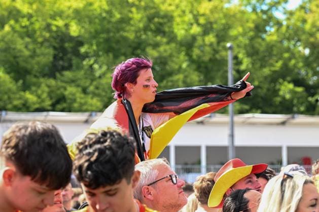Berlin, Germany 5 July 2024 European Football Championship 2024 In the picture Female fan with red with Germany flag at Peter Schillings appearance Copyright: xFotostandx xReuhlx