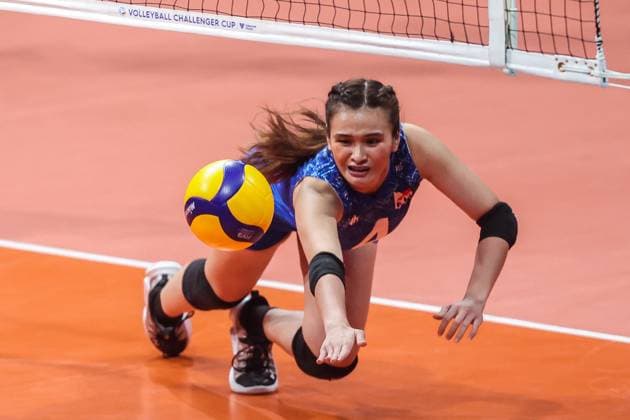 (240705) -- MANILA, July 5, 2024 -- Mhicaela Belen of the Philippines tries to save the ball during the match between Vietnam and the Philippines at the FIVB Women s Volleyball Challenger Cup 2024 in Manila, the Philippines, on July 5, 2024. ) (SP)PHILIPPINES-MANILA-VOLLEYBALL-FIVB WOMEN S CHALLENGER CUP 2024-VIETNAM VS PHILIPPINES ROUELLExUMALI 