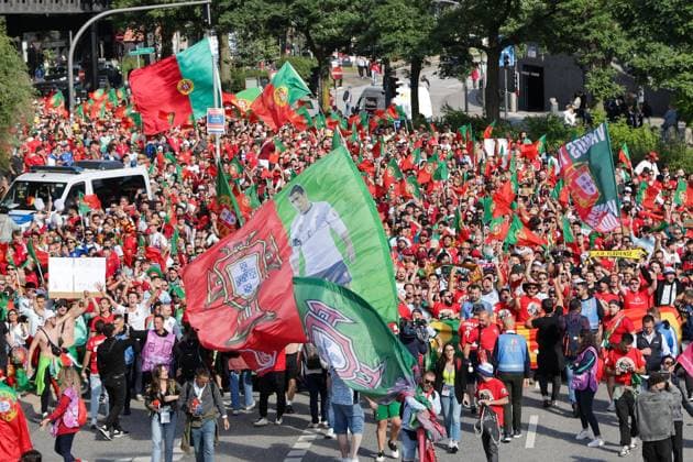 Volksparkstadion, Hamburg UEFA EURO 2024 Germany, Quarterfinal 5 July 2024 , Portugal France v l , Fan Walk, Fans of Portugal show their support, Fans, Mood, Scarves, Shirts, Emotions Copyright: JoaquimxFerreira