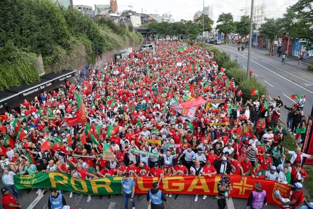 Volksparkstadion, Hamburg UEFA EURO 2024 Germany, Quarterfinal 5 July 2024 , Portugal France v l , Fan Walk, Fans of Portugal show their support, Fans, Mood, Scarves, Shirts, Emotions Copyright: JoaquimxFerreira