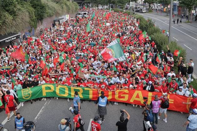 Volksparkstadion, Hamburg UEFA EURO 2024 Germany, Quarterfinal 5 July 2024 , Portugal France v l , Fan Walk, Fans of Portugal show their support, Fans, Mood, Scarves, Shirts, Emotions Copyright: JoaquimxFerreira
