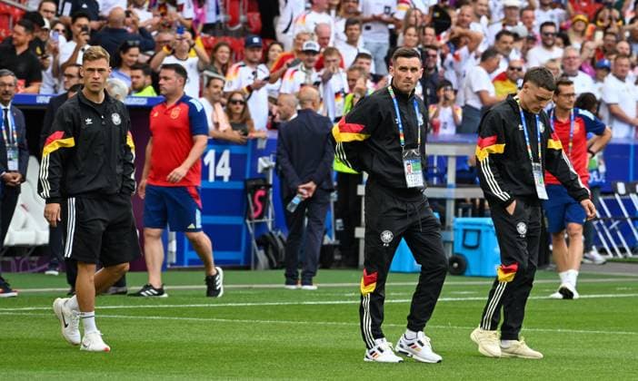 05 07 2024, xsltx, Football EM 2024 1 4 Final, Germany Spain emspor, v l Platzbegehung DFL DFB REGULATIONS PROHIBIT ANY USE OF PHOTOGRAPHS as IMAGE SEQUENCES and or QUASI VIDEO Stuttgart