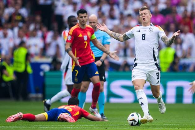 240705 Toni Kroos of Germany during the UEFA Euro 2024 Football Championship quarterfinal between Spain and Germany on July 5, 2024 in Stuttgart Photo Mathias Bergeld BILDBYRAN code MB MB0942 fotboll football soccer fotballs em europamästskap em uefa euro uefa european football championship euro 2024 kvartsfinal quarterfinal quarterfinals spanien spain deutschland germany bbeng bbauto  Copyright: MATHIASxBERGELD BB240705MB021
