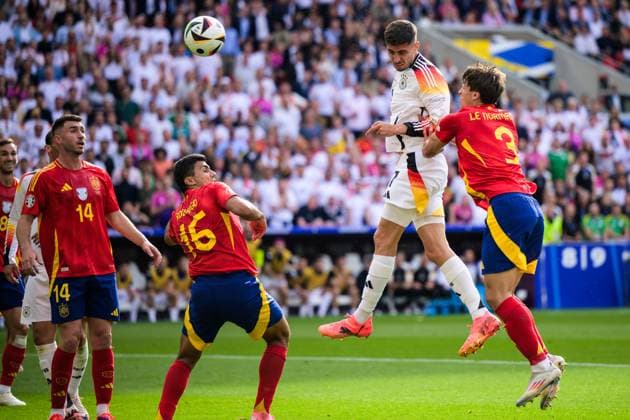 240705 Kai Havertz of Germany and Robin Aime Le Normand Mainfray of Spain during the UEFA Euro 2024 Football Championship quarterfinal between Spain and Germany on July 5, 2024 in Stuttgart Photo Mathias Bergeld BILDBYRAN code MB MB0942 fotboll football soccer fotballs em europamästerskap em uefa euro uefa european football championship euro 2024 kvartfinal quarterfinal quarterfinals spanien spain deutschland germany bbeng bbauto  Copyright: MATHIASxBERGELD BB240705MB035