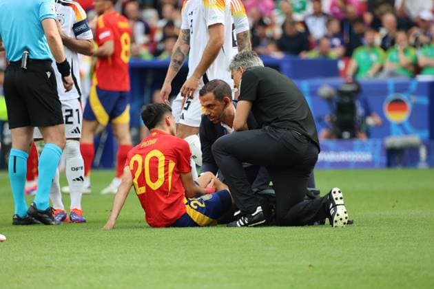 05 07 2024, Football, Men, UEFA European Championship 2024, Quarter Final, Quarter Final, Spain Germany, Pedri Spain injured Stuttgart MHP Arena Baden Württemberg Germany EN Copyright: xSebastianxBachx
