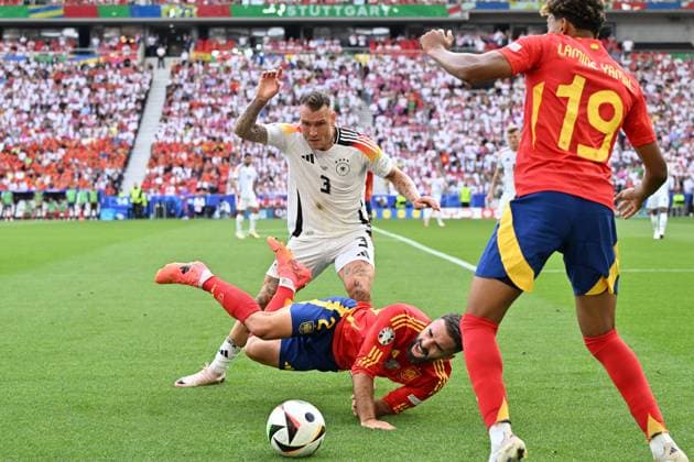 240705 EURO2024 SPAIN VS GERMANY David Raum (3) of Germany fouls Dani Carvajal (2) of Spain during a soccer game between the national teams of Spain and Germany in the Quarter Final stage of the UEFA EURO, EM, Europameisterschaft,Fussball 2024 tournament , on Friday 5 July 2024 in Stuttgart , Germany . PHOTO SPORTPIX David Catry STUTTGART GERMANY  Copyright: xx 472044