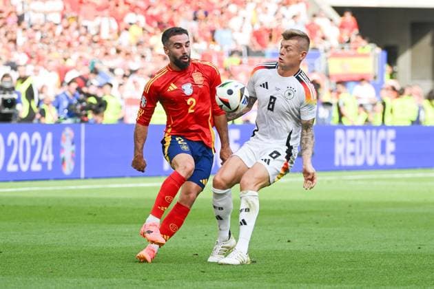 Soccer, Men, Season 2023 24, Euro EM 2024, Quarterfinals in Stuttgart, Spain Germany, Dani Carvajal Spain and Toni Kroos Germany in a duel , 05 07 2024, Copyright: xMatthiasxKochx
