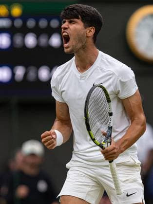 Tennis - Wimbledon Championship 2024 - Day 5 LONDON, ENGLAND - Friday, July 5, 2024: Carlos Alcaraz (ESP) during the Gentlemen s Singles 3rd Round match on Day Five of The Championships Wimbledon 2024 at the All England Lawn Tennis and Croquet Club. (Photo by Kirsten Holst Propaganda) LONDON All England Lawn Tennis and Croq GREATER LONDON ENGLAND  Copyright: xKirstenxHolstx 2024-07-05-043-Wimbledon_Day_5