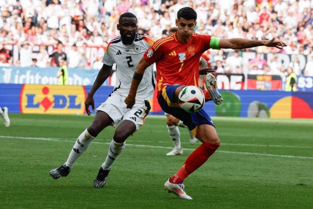 Spain s Alvaro Morata (R) in action against Germany s Antonio Ruediger (L) during the UEFA EURO, EM, Europameisterschaft,Fussball 2024 s quarter-finals game between Spain and Germany at MHPArena stadium in Stuttgart, Germany, 05 July 2024. Spain vs. Germany !ACHTUNG: NUR REDAKTIONELLE NUTZUNG!  Copyright: xJ.JxGuillenx GRAF2259 20240705-55014071218_1