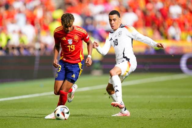 GER: Spain v Germany. UEFA EURO, EM, Europameisterschaft,Fussball 2024 Lamine Yamal of Spain and Jamal Musiala of Germany during the UEFA Euro 2024 match between Spain and Germany. Quarter Finals, played at Stuttgart Arena Stadium on July 5, 2024 in Stuttgart, Germany. kpng Copyright: xSergioxRuizx xPRESSINPHOTOx PS_240705_ESP_GER_024