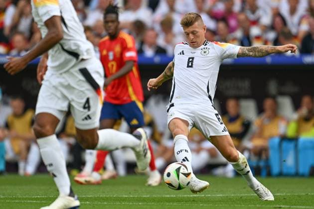 240705 EURO2024 SPAIN VS GERMANY Toni Kroos (8) of Germany pictured in action during a soccer game between the national teams of Spain and Germany in the Quarter Final stage of the UEFA EURO, EM, Europameisterschaft,Fussball 2024 tournament , on Friday 5 July 2024 in Stuttgart , Germany . PHOTO SPORTPIX David Catry STUTTGART GERMANY  Copyright: xx 472047