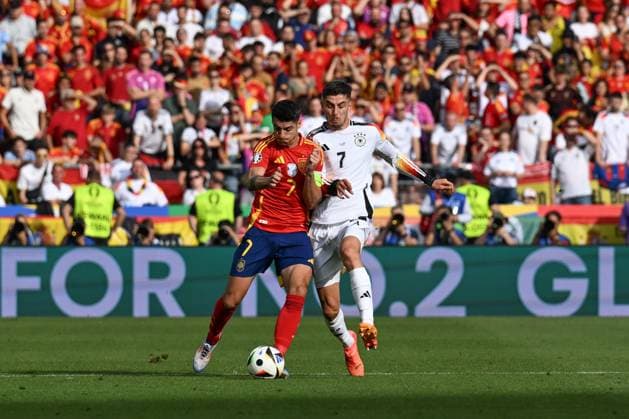 05 07 2024, xpsx, Football EM 2024 1 4 Final, Germany Spain emspor, v l Alvaro Morata Spain, 7 , Kai Havertz Germany, 7 duel, duel, fight, tackle DFL DFB REGULATIONS PROHIBIT ANY USE OF PHOTOGRAPHS as IMAGE SEQUENCES and or QUASI VIDEO Stuttgart