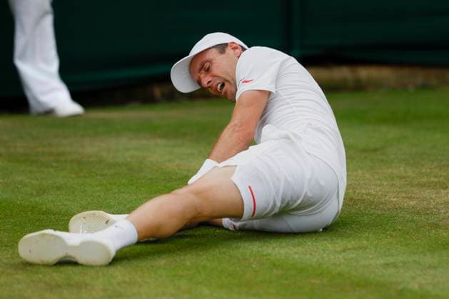 Roberto Bautista Agut ESP , has fallen, fall, injury, injured Tennis Wimbledon 2024 Grand Slam ITF ATP WTA AELTC London Great Britain 5 July 2024 Copyright: xJuergenxHasenkopfx