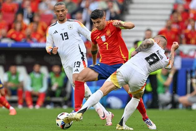 240705 EURO2024 SPAIN VS GERMANY Leroy Sane (19) of Germany watching Alvaro Morata (7) of Spain fighting for the ball with Toni Kroos (8) of Germany during a soccer game between the national teams of Spain and Germany in the Quarter Final stage of the UEFA EURO, EM, Europameisterschaft,Fussball 2024 tournament , on Friday 5 July 2024 in Stuttgart , Germany . PHOTO SPORTPIX David Catry STUTTGART GERMANY  Copyright: xx 472056
