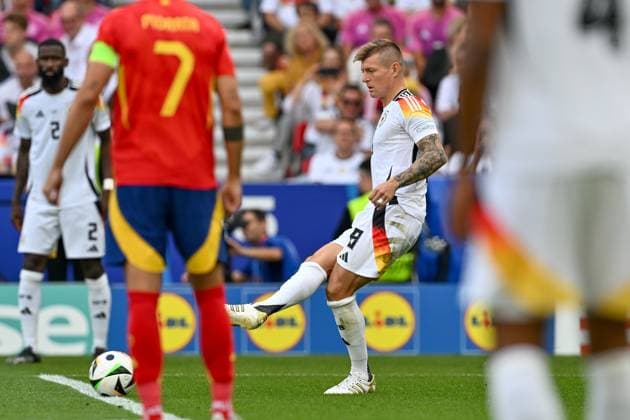 240705 EURO2024 SPAIN VS GERMANY Toni Kroos (8) of Germany pictured during a soccer game between the national teams of Spain and Germany in the Quarter Final stage of the UEFA EURO, EM, Europameisterschaft,Fussball 2024 tournament , on Friday 5 July 2024 in Stuttgart , Germany . PHOTO SPORTPIX David Catry STUTTGART GERMANY  Copyright: xx 472063