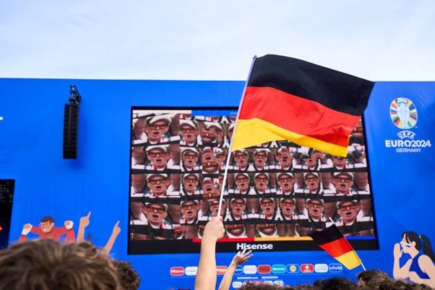 Public Viewing in der Fanzone in München im Olympiapark beim Viertelfinale der UEFA EURO 2024 Deutschland gegen Spanien