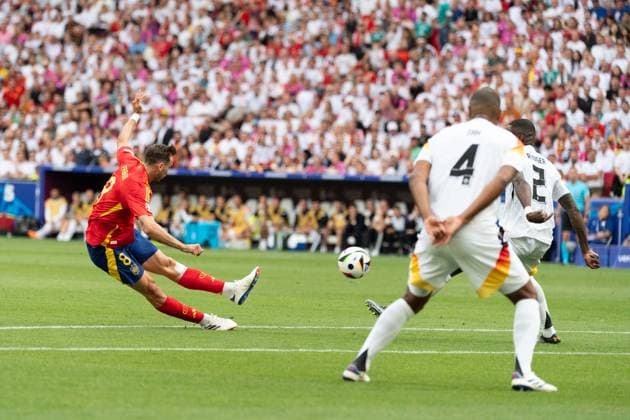 Fabian Ruiz Spain, 08 Goal kick, GER, Spain ESP vs Germany GER , European Football Championship, UEFA EURO 2024, quarter-final, 05 07 24, GER, Spain ESP vs Germany GER , European Football Championship, UEFA EURO 2024, quarter-final, 05 07 24 Stuttgart Copyright: xEibner-Pressefoto WolfgangxFrankx EP_WFK