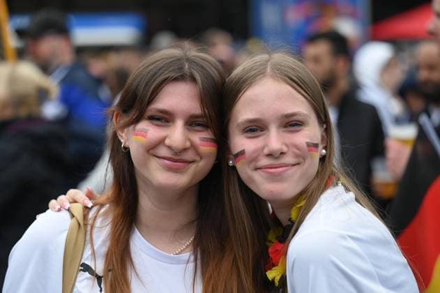 Football Euro 2024 in Gelsenkirchen FOR EDITORIAL PURPOSES ONLY EDITORIAL USE ONLY p Fans celebrate on Friday 05 07 2024 in Gelsenkirchen at the Public Viewing the teams of Germany and Spain in the quarterfinals of the European Football Championship in the Nordsternpark and in the Amphitheater Germany NRW Gelsenkirchen Copyright IngoxOtto Copyright: IngoxOtto doc7w61xwofap118y9y6e5p ,EDITORIAL USE ONLY Copyright: IngoxOtto