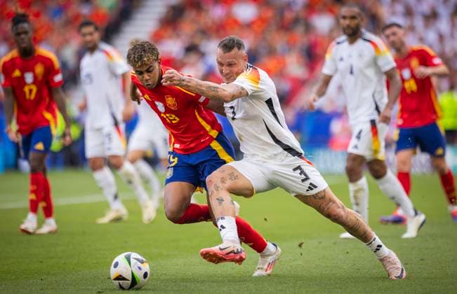 Stuttgart, Germany 05th Jul 2024 Lamine Yamal ESP David Raum DFB Spain Germany Spain Germany 05 07 2024