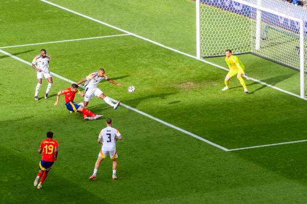 GER, UEFA Euro 2024, quarter-final, Spain ESP vs Germany GER 05 07 2024, MHP Arena, Stuttgart, GER, UEFA Euro 2024, quarter-final, Spain ESP vs Germany GER , in picture Goal Shot to goal 1 0 by Dani Olmo Spain 10 with Manuel Neuer Germany 1 with Jonathan Tah Germany 4 nordphotoxGmbHx xStraubmeier nph00004
