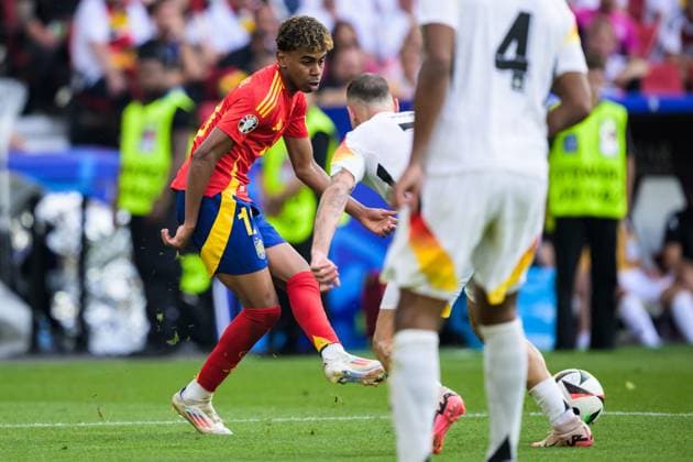 240705 Lamine Yamal of Spain during the UEFA Euro 2024 Football Championship quarterfinal between Spain and Germany on July 5, 2024 in Stuttgart Photo Mathias Bergeld BILDBYRAN code MB MB0942 fotboll football soccer fotballs em europamästerskap em uefa euro uefa european football championship euro 2024 kvartsfinal quarterfinal quarterfinals spanien spain deutschland germany bbeng bbauto  Copyright: MATHIASxBERGELD BB240705MB051