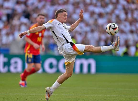 05 07 2024, Football UEFA EURO 2024, quarter-final, Spain Germany, in the Stuttgart Arena Florian Wirtz Germany on the ball