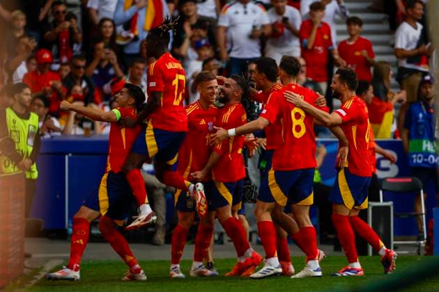 Spain s players jubilate the 1-0 during the UEFA EURO, EM, Europameisterschaft,Fussball 2024 s quarter-finals game between Spain and Germany at MHPArena stadium in Stuttgart, Germany, 05 July 2024. Spain vs. Germany !ACHTUNG: NUR REDAKTIONELLE NUTZUNG!  Copyright: xAlbertoxEstevezx GRAF2282 20240705-55014071691_1