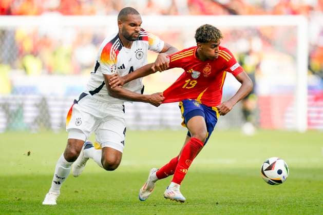 GER: Spain v Germany. UEFA EURO, EM, Europameisterschaft,Fussball 2024 Lamine Yamal of Spain and Jonatahn Tah of Germany during the UEFA Euro 2024 match between Spain and Germany. Quarter Finals, played at Stuttgart Arena Stadium on July 5, 2024 in Stuttgart, Germany. kpng Copyright: xSergioxRuizx xPRESSINPHOTOx PS_240705_ESP_GER_046