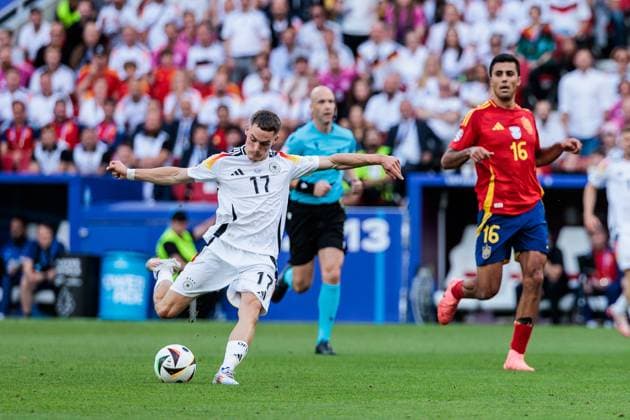 UEFA EURO 2024 Spain Germany 05 07 2024 Florian Wirtz Germany, 17 , Rodri Spain, 16 UEFA EURO 2024 Spain Germany Stuttgart Arena, Stuttgart on 05 07 2024 Copyright: xBEAUTIFULxSPORTS Wunderlx