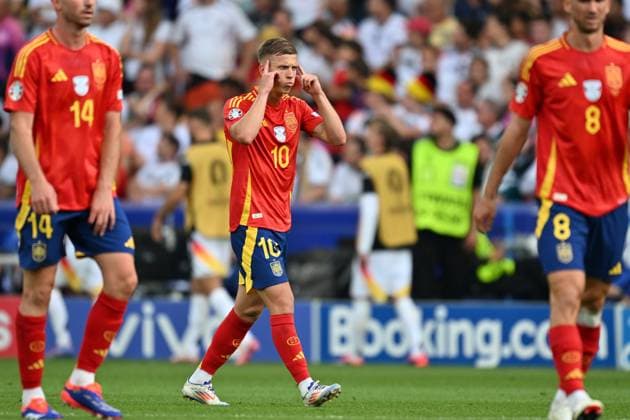 240705 EURO2024 SPAIN VS GERMANY Dani Olmo (10) of Spain celebrates after scoring the 1-0 goal during a soccer game between the national teams of Spain and Germany in the Quarter Final stage of the UEFA EURO, EM, Europameisterschaft,Fussball 2024 tournament , on Friday 5 July 2024 in Stuttgart , Germany . PHOTO SPORTPIX David Catry STUTTGART GERMANY  Copyright: xx 472096