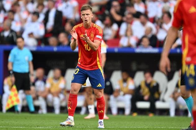 240705 EURO2024 SPAIN VS GERMANY Dani Olmo (10) of Spain celebrates after scoring the 1-0 goal during a soccer game between the national teams of Spain and Germany in the Quarter Final stage of the UEFA EURO, EM, Europameisterschaft,Fussball 2024 tournament , on Friday 5 July 2024 in Stuttgart , Germany . PHOTO SPORTPIX David Catry STUTTGART GERMANY  Copyright: xx 472098