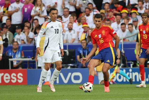 05 07 2024, Football, Men, UEFA European Championship 2024, Quarter Final, Quarter Final, Spain Germany, Jamal Musiala Germany , Rodri Spain Stuttgart MHP Arena Baden Württemberg Germany EN Copyright: xSebastianxBachx