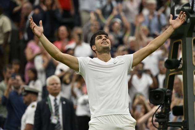 Tennis : Wimbledon 2024 - England - Carlos Alcaraz - Espagne Tennis : Wimbledon 2024 - England - 05 07 2024 ChrysleneCaillaud Panoramic 