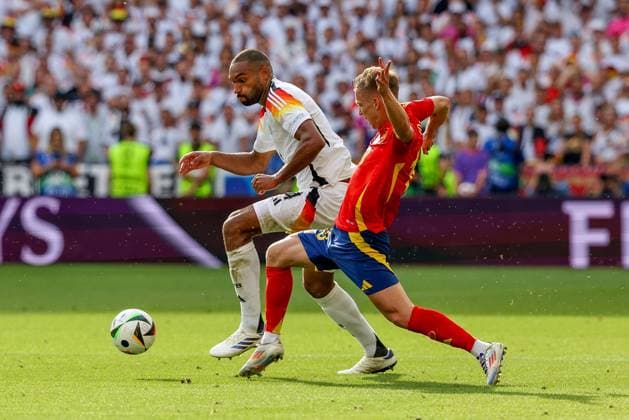 in duel, action, with Jonathan Tah 4 Germany , Dani Olmo 10 Spain , Spain vs. Germany, Football, UEFA Euro 2024, Quarterfinals, 05 07 2024 Stuttgart Baden Wuerttemberg Germany Copyright: xkolbert-press ChristianxKolbertx