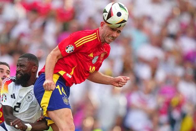 Spain s Aymeric Laporte fight for the ball with Germany s Antonio Rudiger during the Euro 2024 soccer match between Spain and Germany at the Stuttgart Arena , Stuttgart , Germany - Friday 05 july 2024. - Soccer .  Copyright: xSpada LaPressex