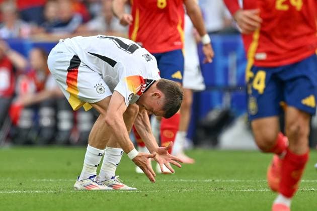 240705 EURO2024 SPAIN VS GERMANY Florian Wirtz (17) of Germany reacts during a soccer game between the national teams of Spain and Germany in the Quarter Final stage of the UEFA EURO, EM, Europameisterschaft,Fussball 2024 tournament , on Friday 5 July 2024 in Stuttgart , Germany . PHOTO SPORTPIX David Catry STUTTGART GERMANY  Copyright: xx 472102