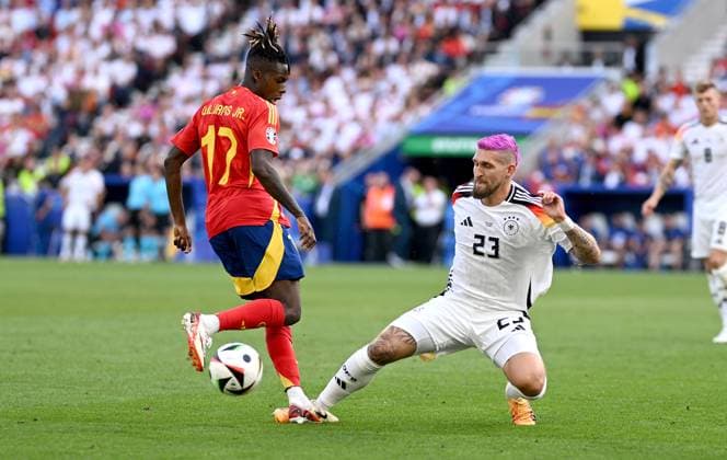 Football Euro 2024 quarter-final 05 07 2024 Spain Germany Nico Williams left, Spain v Robert Andrich right, Germany