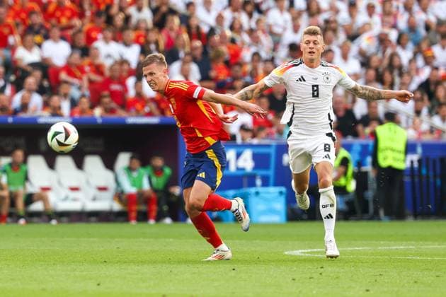 in duel, action, with Dani Olmo 10 Spain , Toni Kross 8 Germany , Spain vs. Germany, Football, UEFA Euro 2024, Quarterfinals, 05 07 2024 Stuttgart Baden Wuerttemberg Germany Copyright: xkolbert-press ChristianxKolbertx