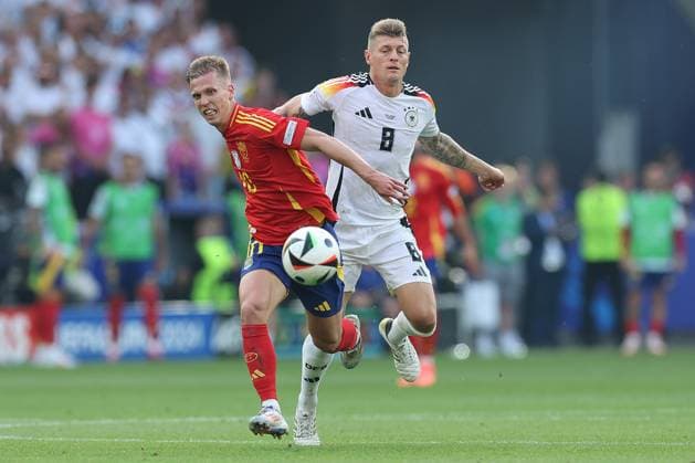 Soccer UEFA EURO 2024 Quarterfinal Spain Germany on 05 07 2024 at the Stuttgart Arena in Stuttgart Dani Olmo Spain , left Toni Kroos Germany , right xMSx