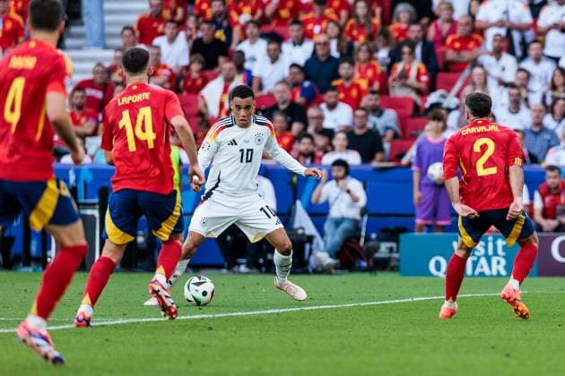 UEFA EURO 2024 Spain Germany 05 07 2024 Jamal Musiala Germany, 10 , Aymeric Laporte Spain, 14 , Daniel Carvajal Spain, 2 UEFA EURO 2024 Spain Germany Stuttgart Arena, Stuttgart on 05 07 2024 Copyright: xBEAUTIFULxSPORTS Wunderlx